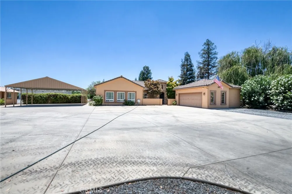 13715 E Nebraska Kingsburg, CA 93631