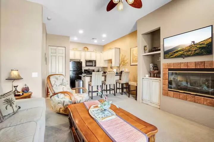 50700 Santa Rosa Plaza #5 La Quinta, CA 92253