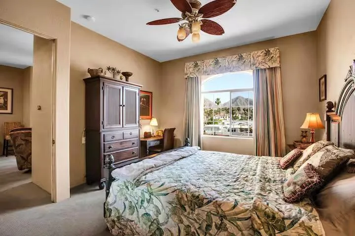 50700 Santa Rosa Plaza #5 La Quinta, CA 92253