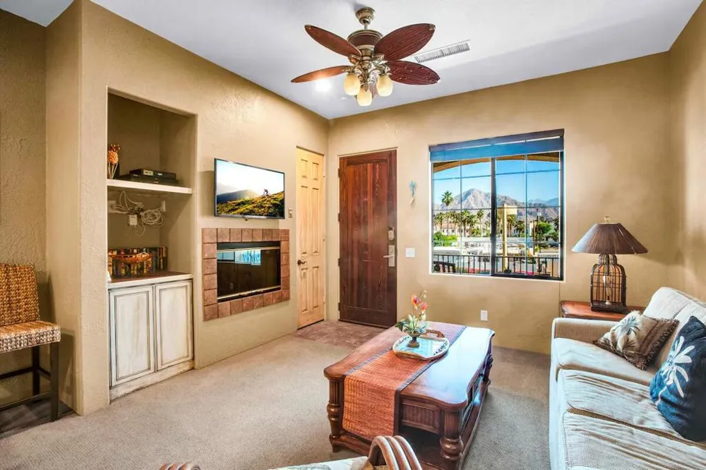 50700 Santa Rosa Plaza #5 La Quinta, CA 92253