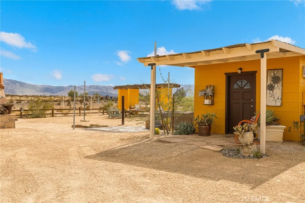 5188 Godwin 29 Palms, CA 92277