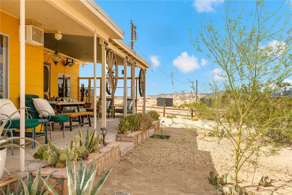 5188 Godwin 29 Palms, CA 92277