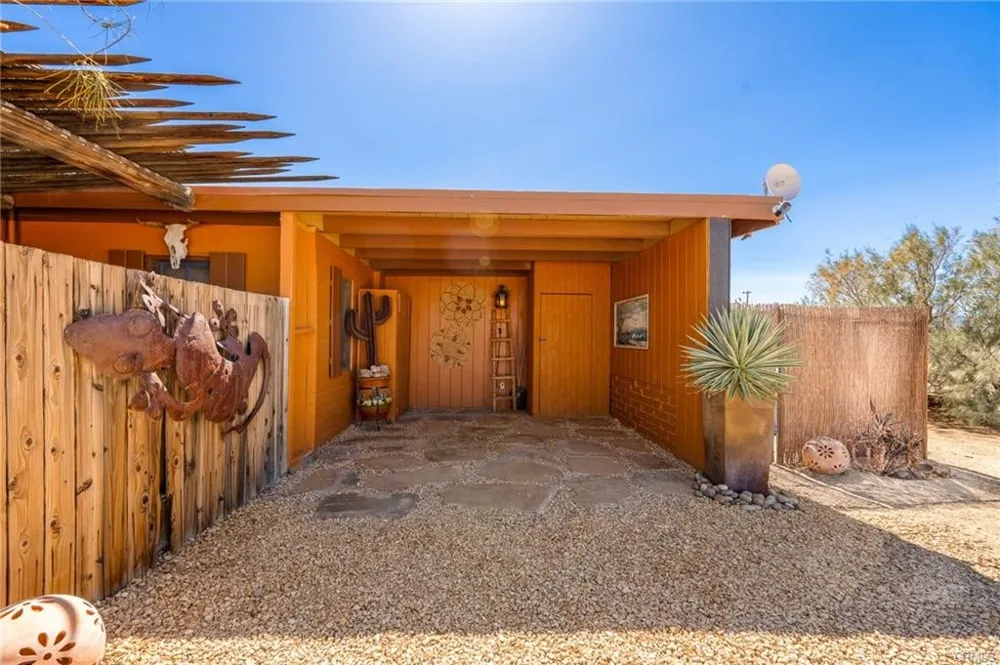 5188 Godwin 29 Palms, CA 92277
