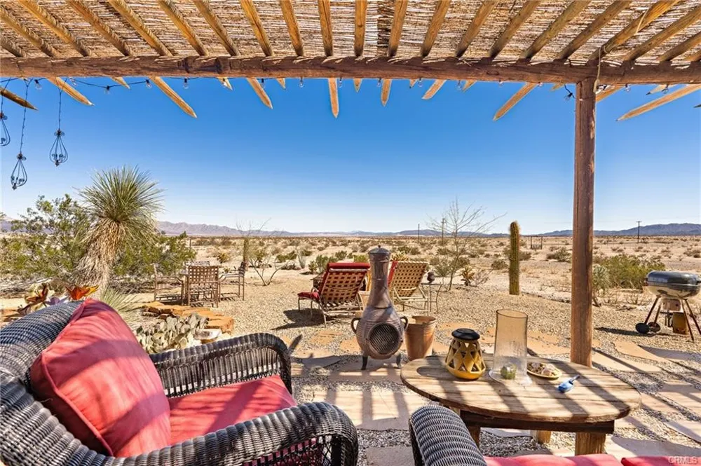 5188 Godwin 29 Palms, CA 92277