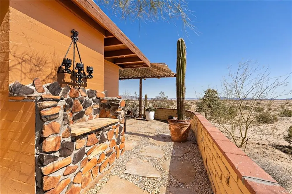 5188 Godwin 29 Palms, CA 92277