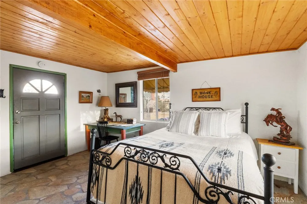 5188 Godwin 29 Palms, CA 92277