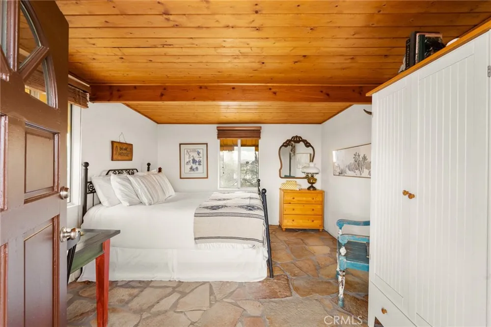 5188 Godwin 29 Palms, CA 92277