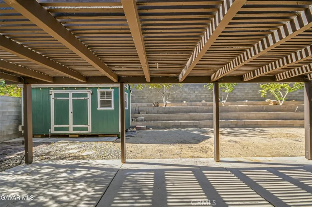 566 E Avenue R8 Palmdale, CA 93550
