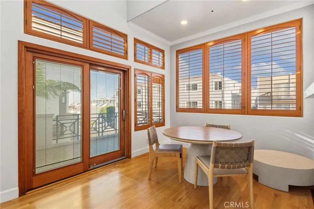 716 Manhattan Beach Boulevard Manhattan Beach, CA 90266