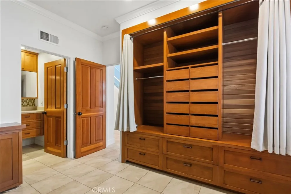 716 Manhattan Beach Boulevard Manhattan Beach, CA 90266
