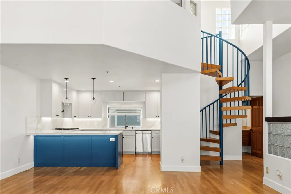 716 Manhattan Beach Boulevard Manhattan Beach, CA 90266