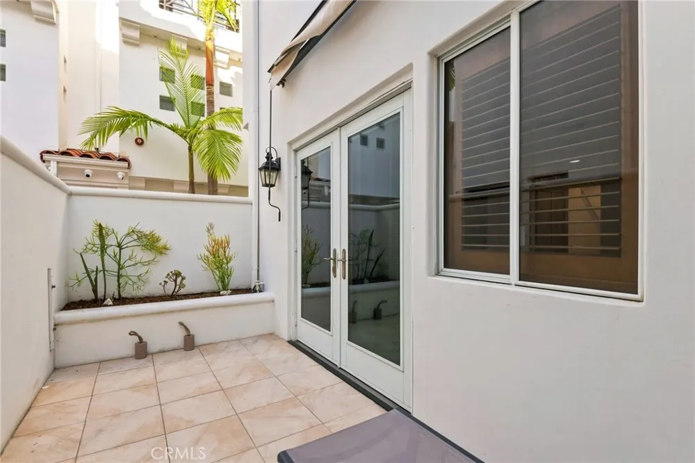 716 Manhattan Beach Boulevard Manhattan Beach, CA 90266