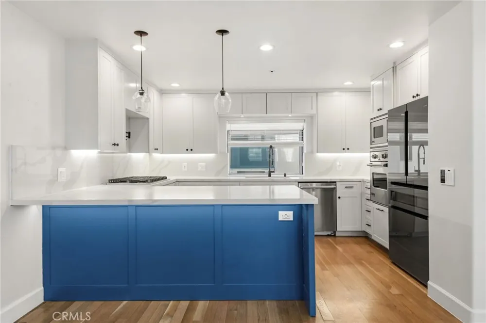 716 Manhattan Beach Boulevard Manhattan Beach, CA 90266