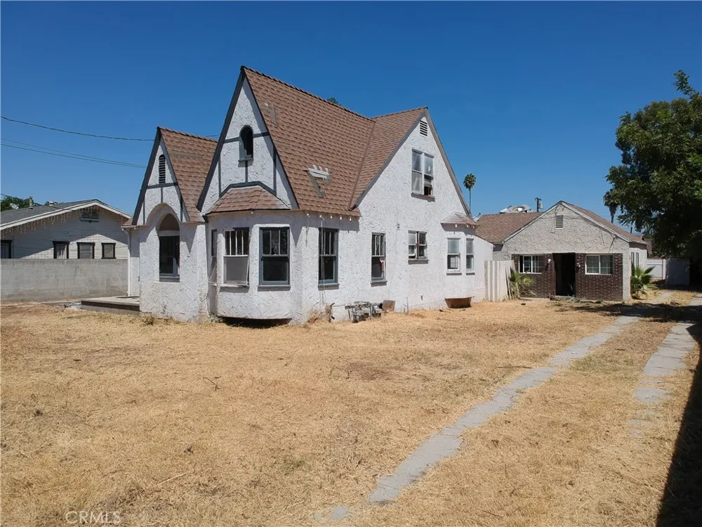 6824 Tyrone Van Nuys, CA 91405
