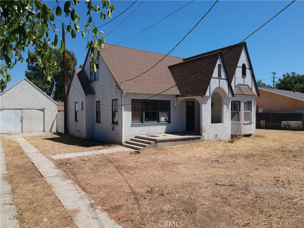 6824 Tyrone Van Nuys, CA 91405