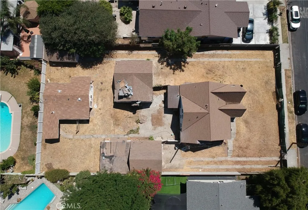 6824 Tyrone Van Nuys, CA 91405