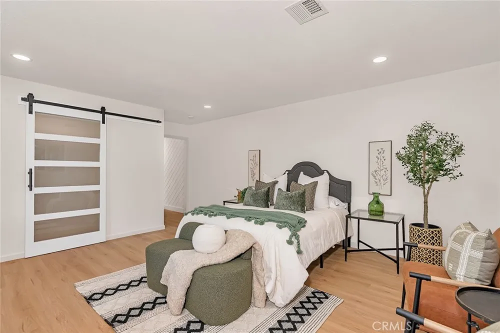 40403 Road 425a Oakhurst, CA 93644