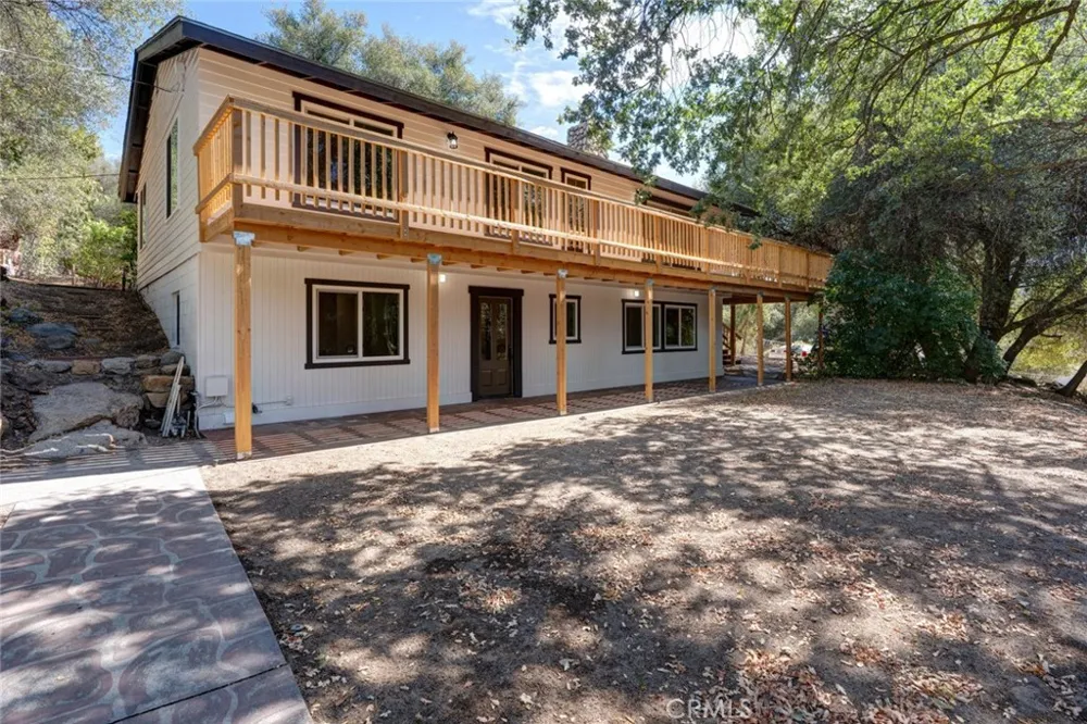 40403 Road 425a Oakhurst, CA 93644