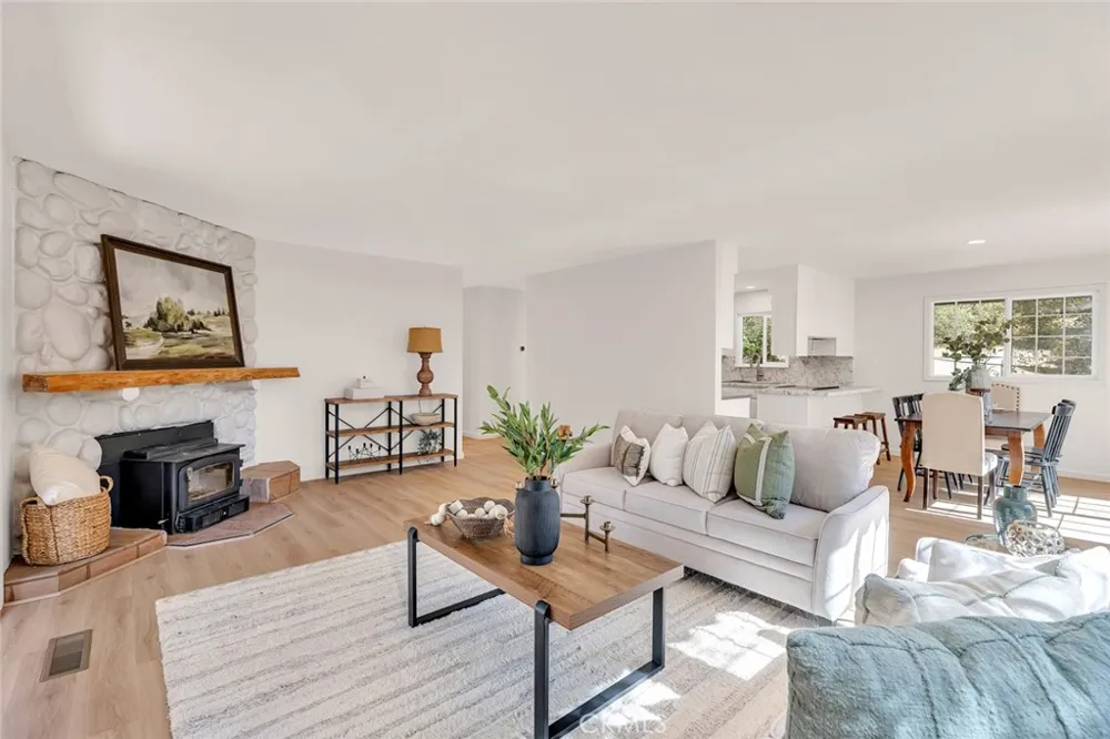 40403 Road 425a Oakhurst, CA 93644