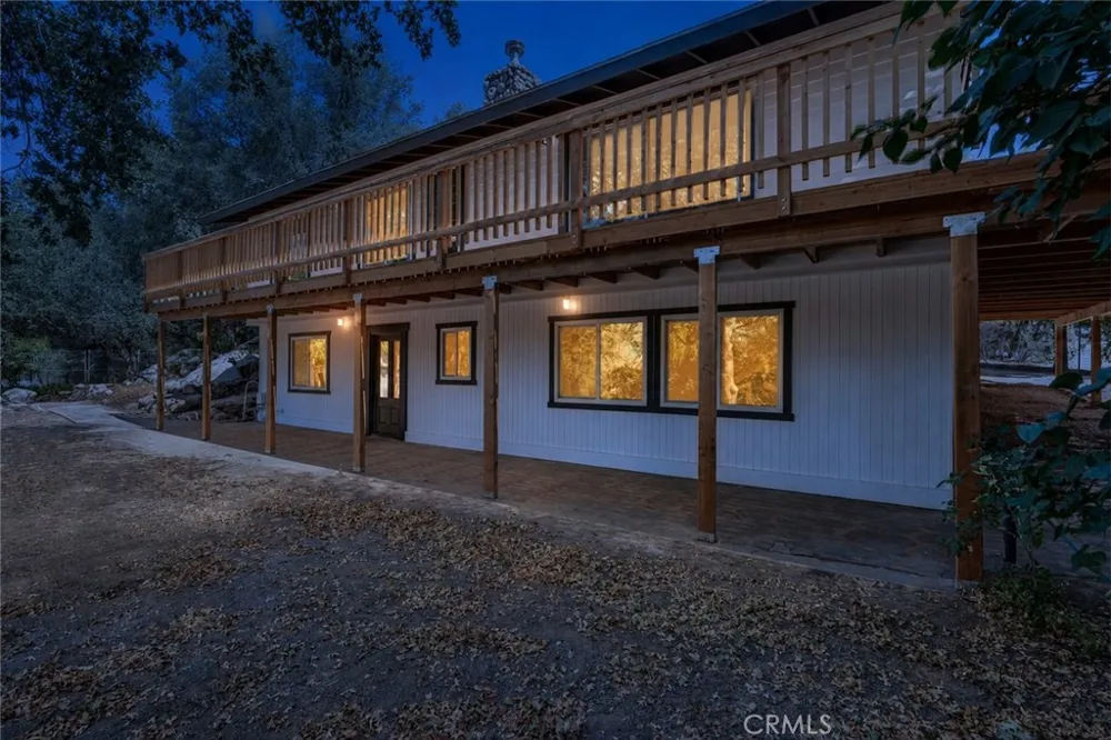 40403 Road 425a Oakhurst, CA 93644