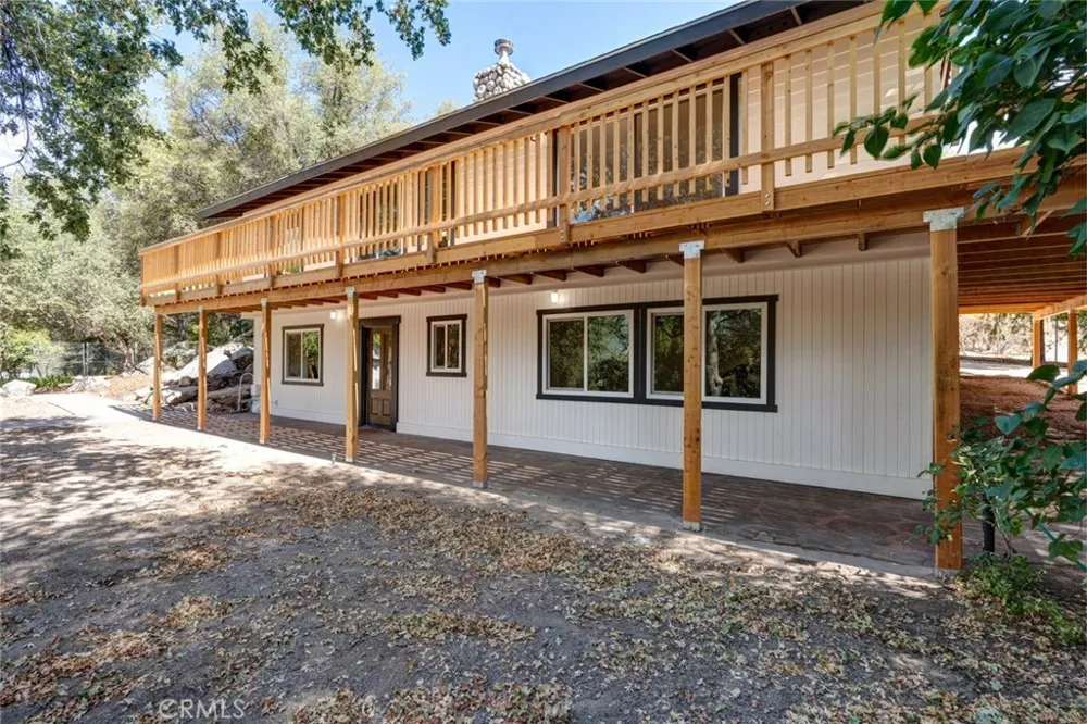 40403 Road 425a Oakhurst, CA 93644