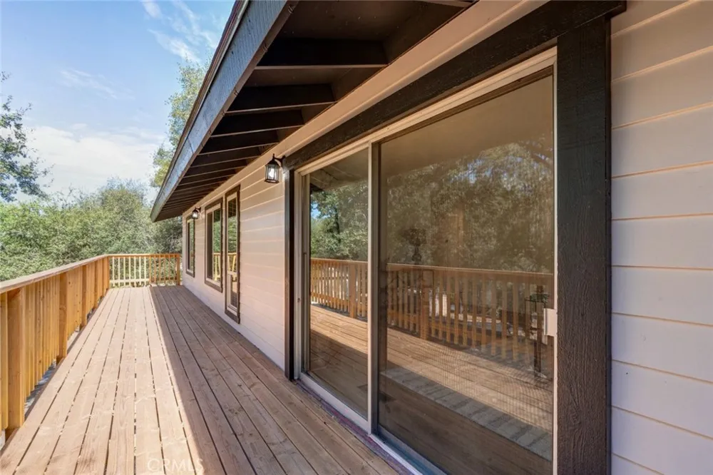 40403 Road 425a Oakhurst, CA 93644