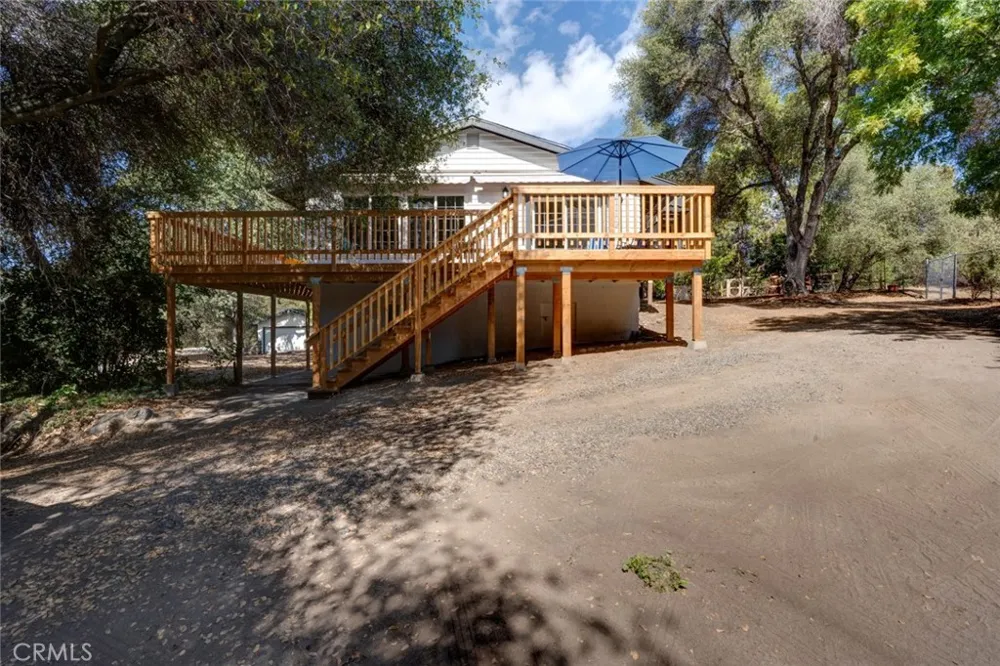 40403 Road 425a Oakhurst, CA 93644