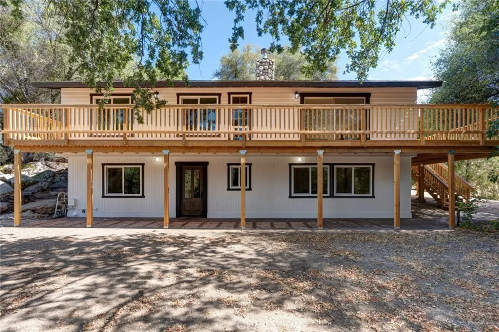 40403 Road 425a Oakhurst, CA 93644