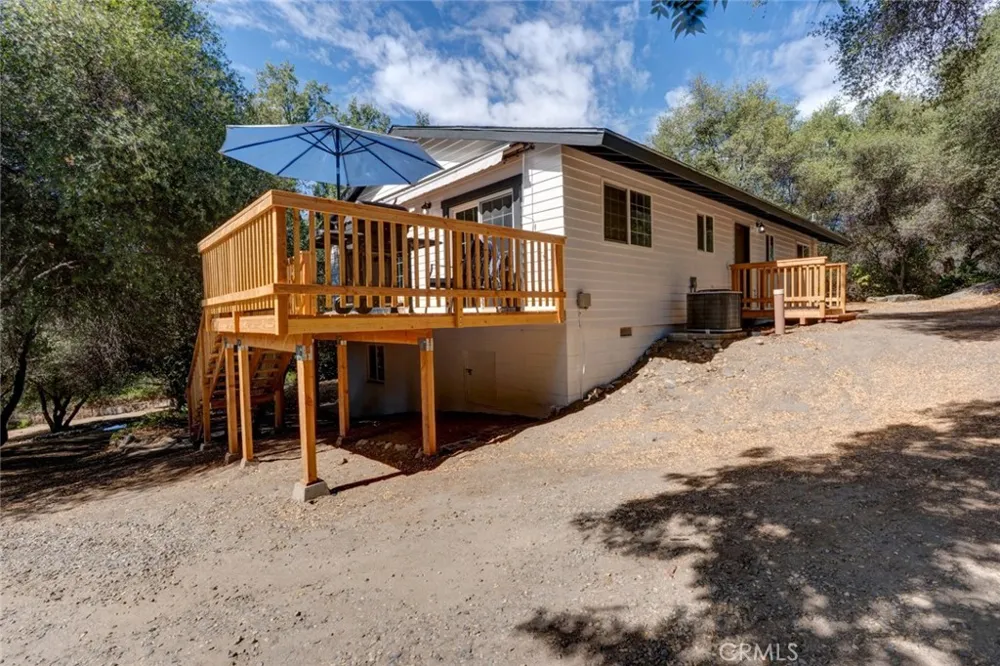 40403 Road 425a Oakhurst, CA 93644