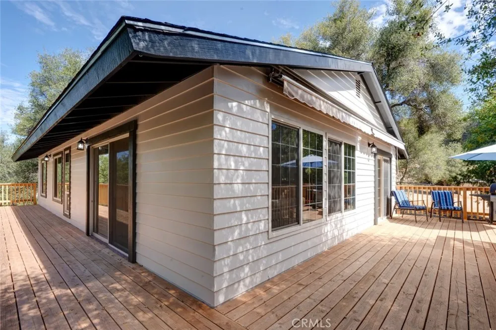 40403 Road 425a Oakhurst, CA 93644