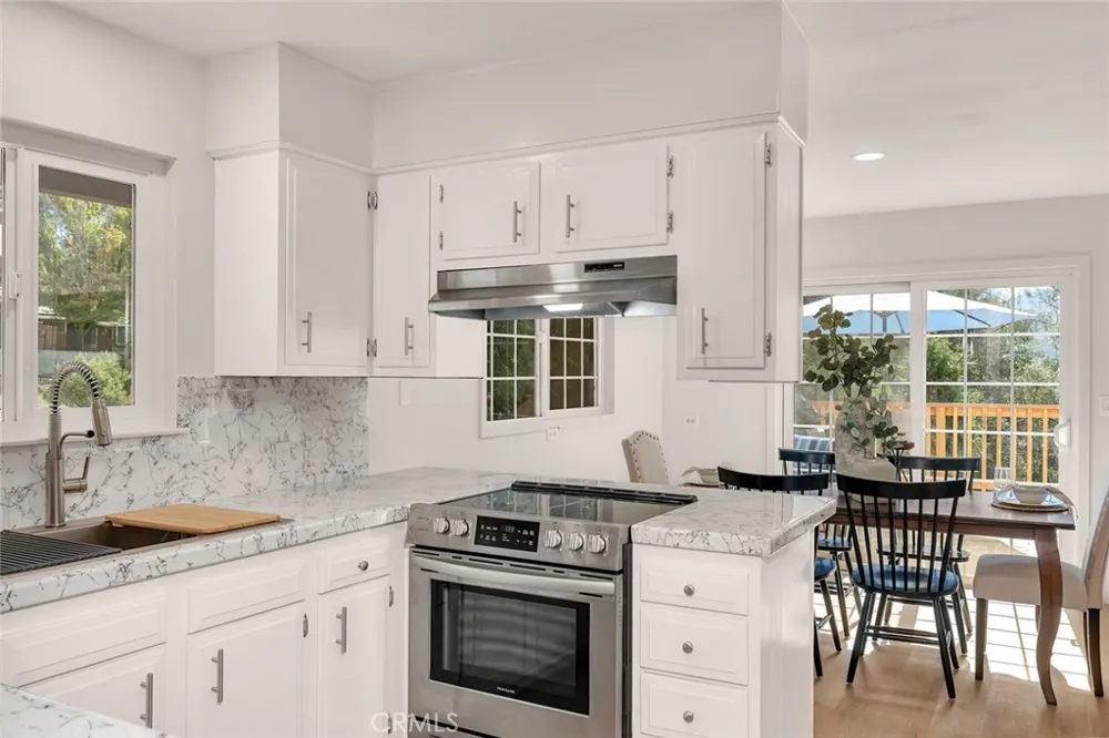 40403 Road 425a Oakhurst, CA 93644