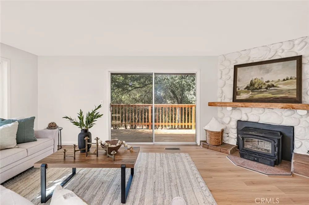 40403 Road 425a Oakhurst, CA 93644