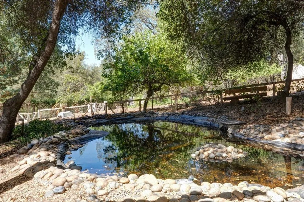 40403 Road 425a Oakhurst, CA 93644