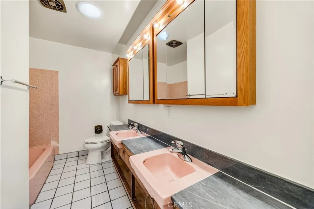 2074 S Gail Lane Anaheim, CA 92802