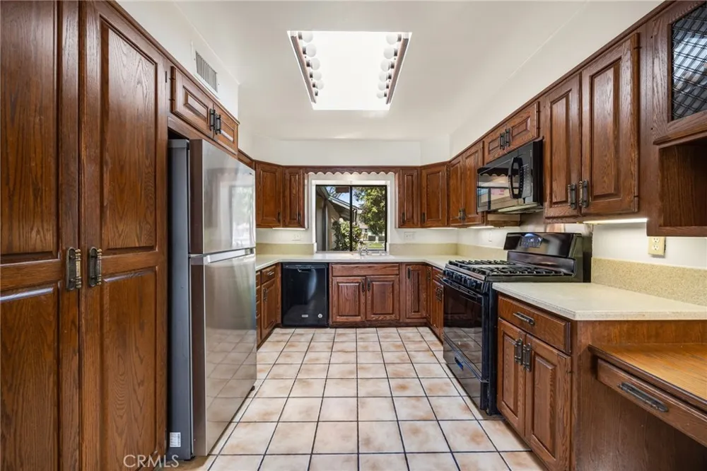 2074 S Gail Lane Anaheim, CA 92802
