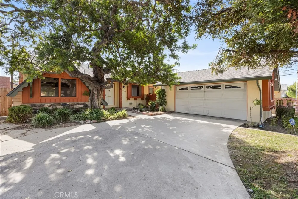 2074 S Gail Lane Anaheim, CA 92802