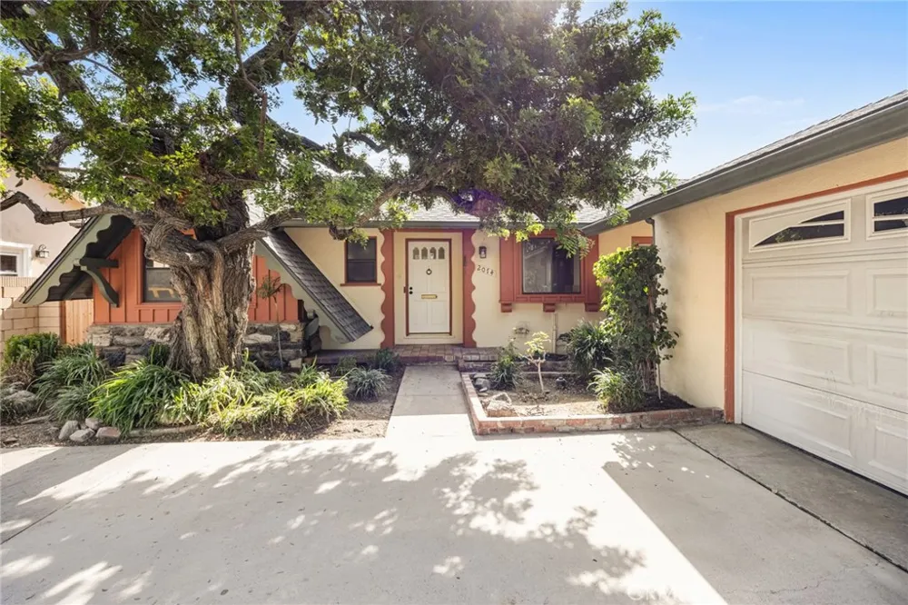 2074 S Gail Lane Anaheim, CA 92802