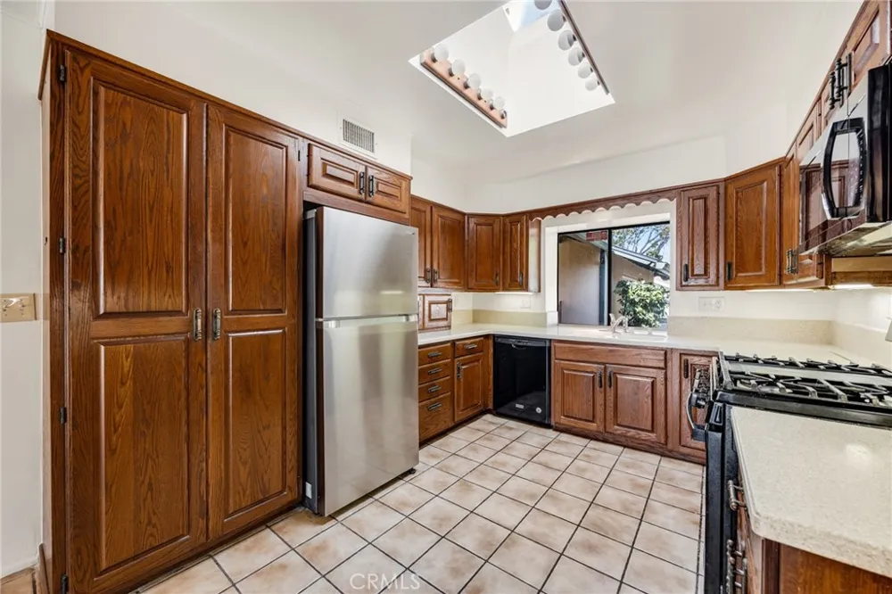 2074 S Gail Lane Anaheim, CA 92802