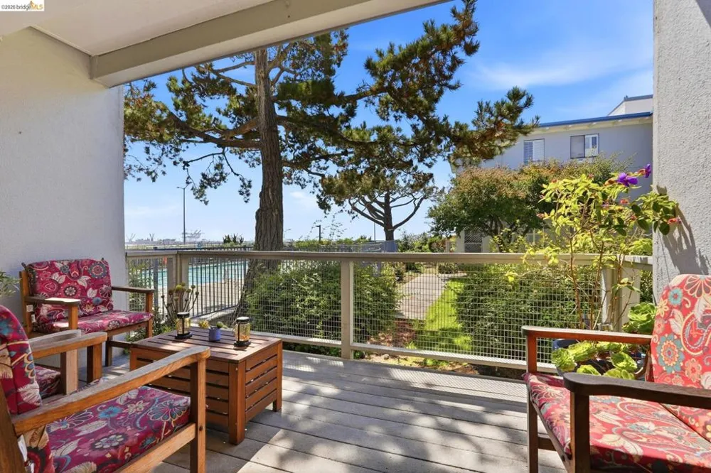 3 Commodore #158 Emeryville, CA 94608