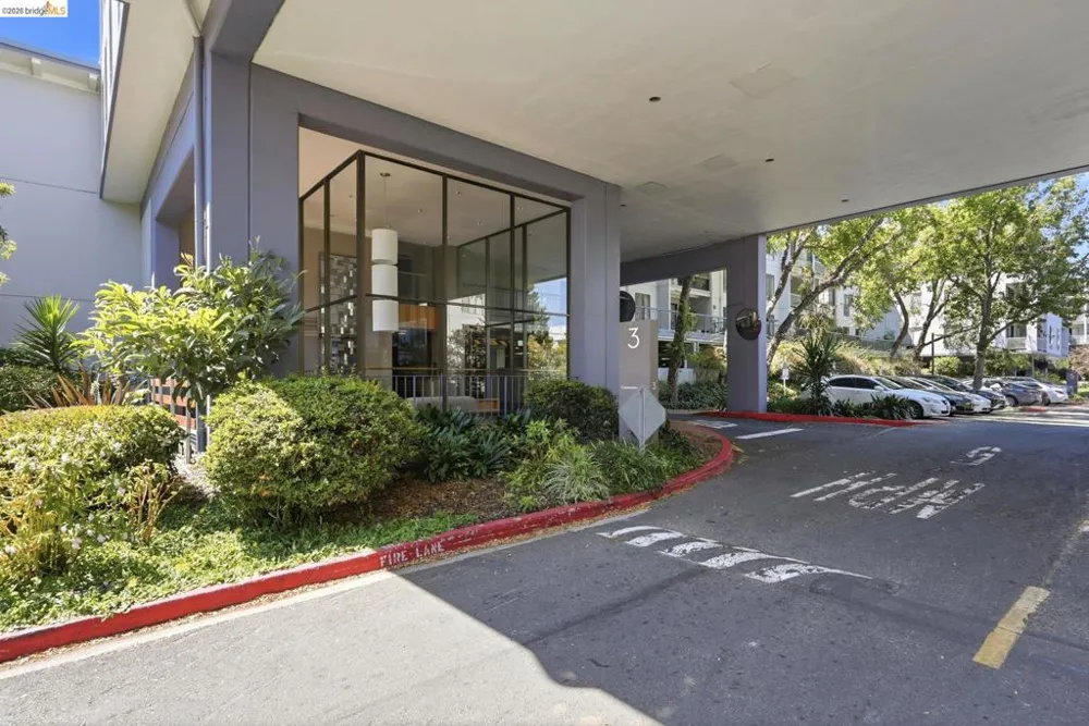 3 Commodore #158 Emeryville, CA 94608