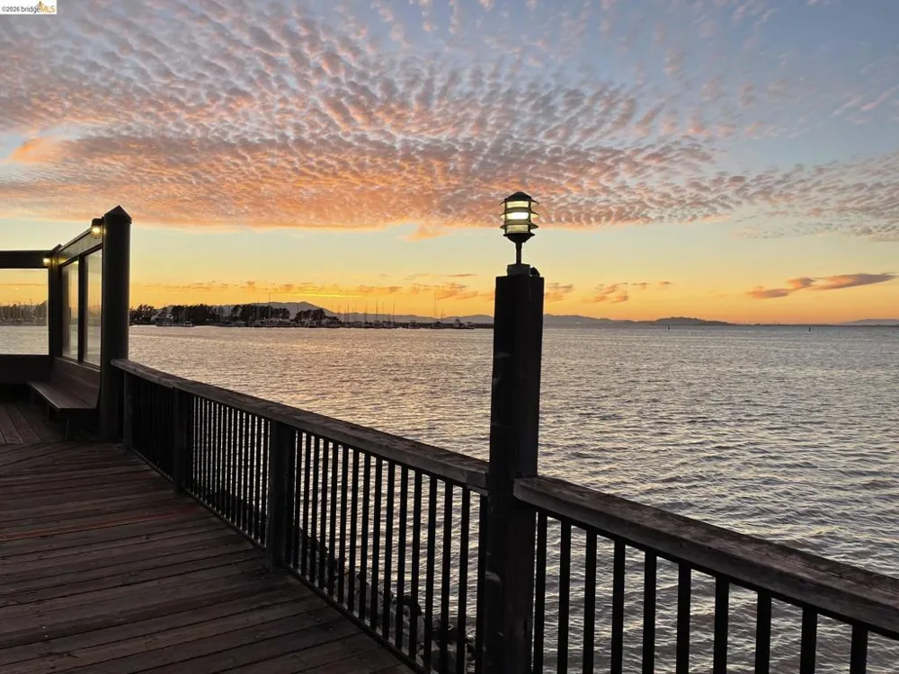 3 Commodore #158 Emeryville, CA 94608