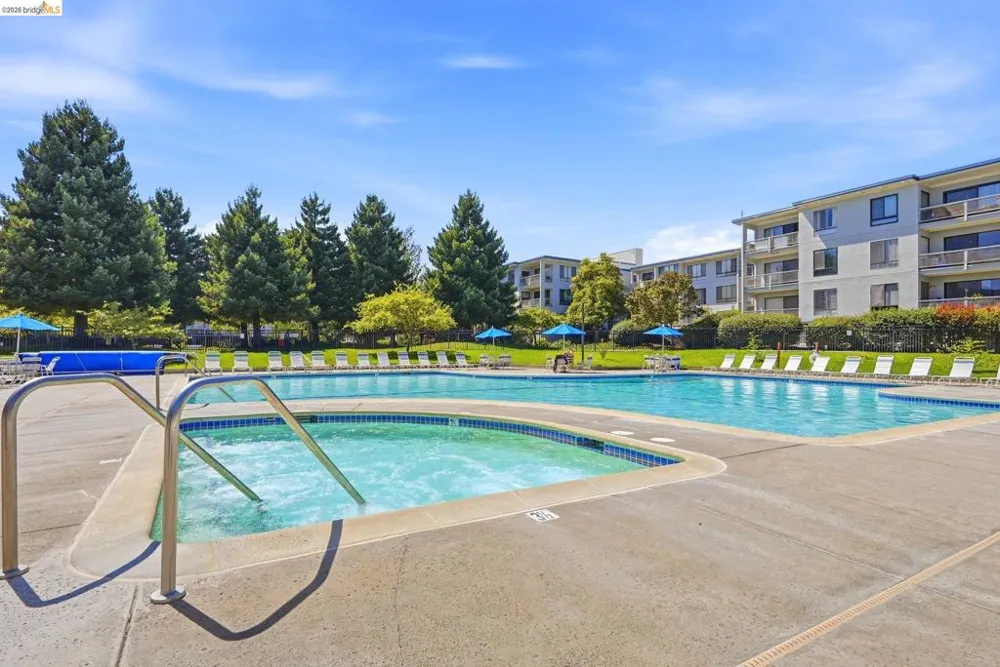 3 Commodore #158 Emeryville, CA 94608