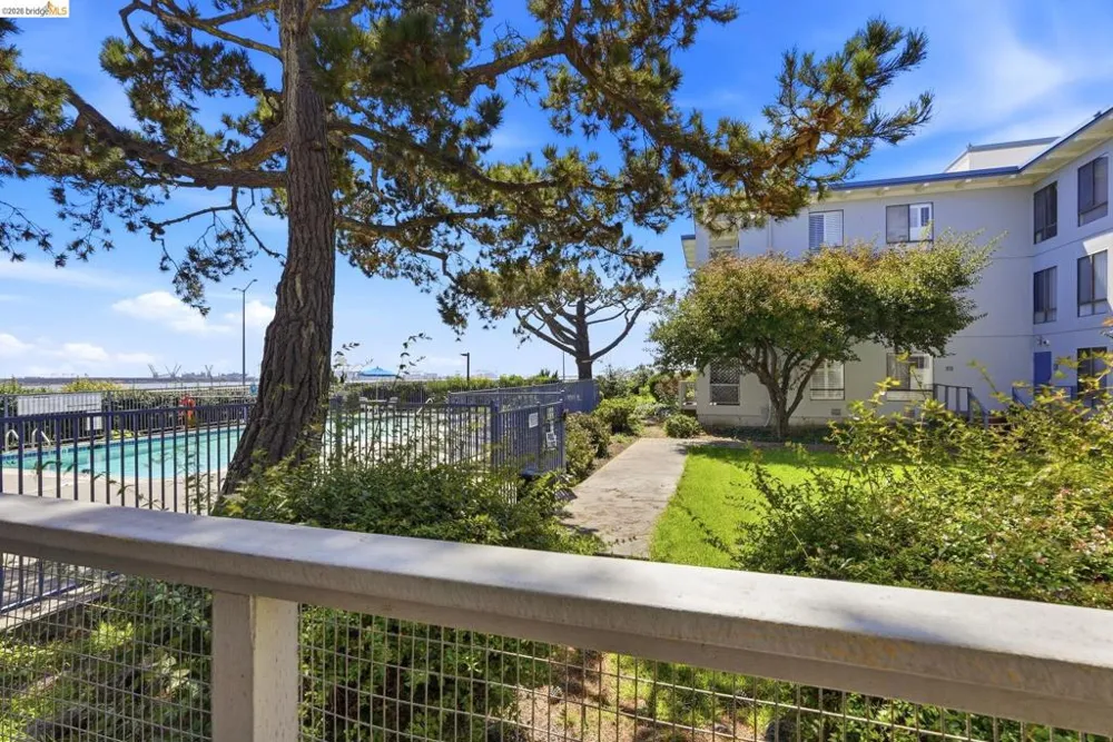 3 Commodore #158 Emeryville, CA 94608