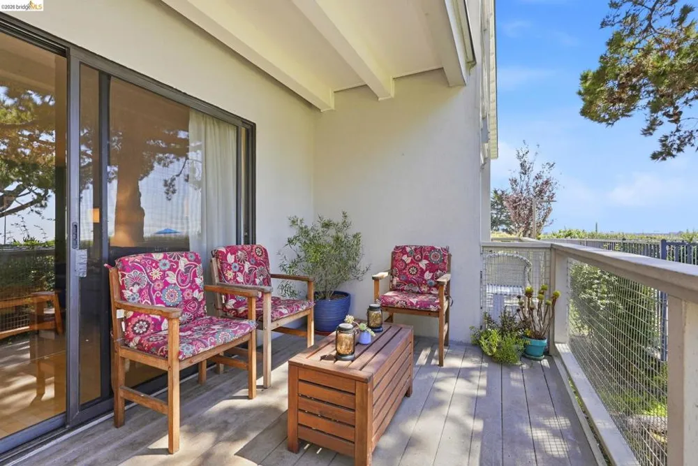 3 Commodore #158 Emeryville, CA 94608