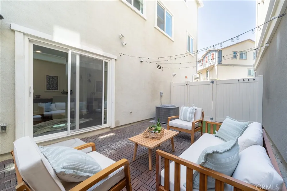 9110 Foster Chatsworth, CA 91311