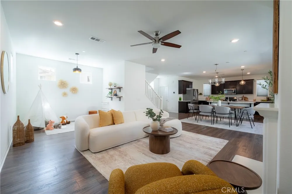 9110 Foster Chatsworth, CA 91311