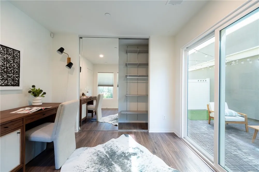 9110 Foster Chatsworth, CA 91311