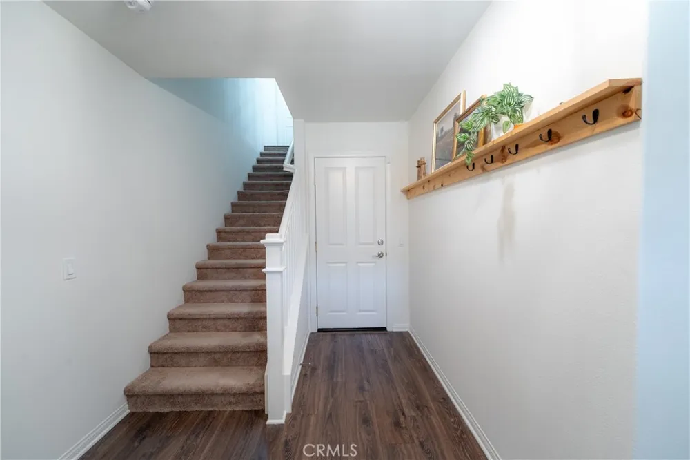 9110 Foster Chatsworth, CA 91311