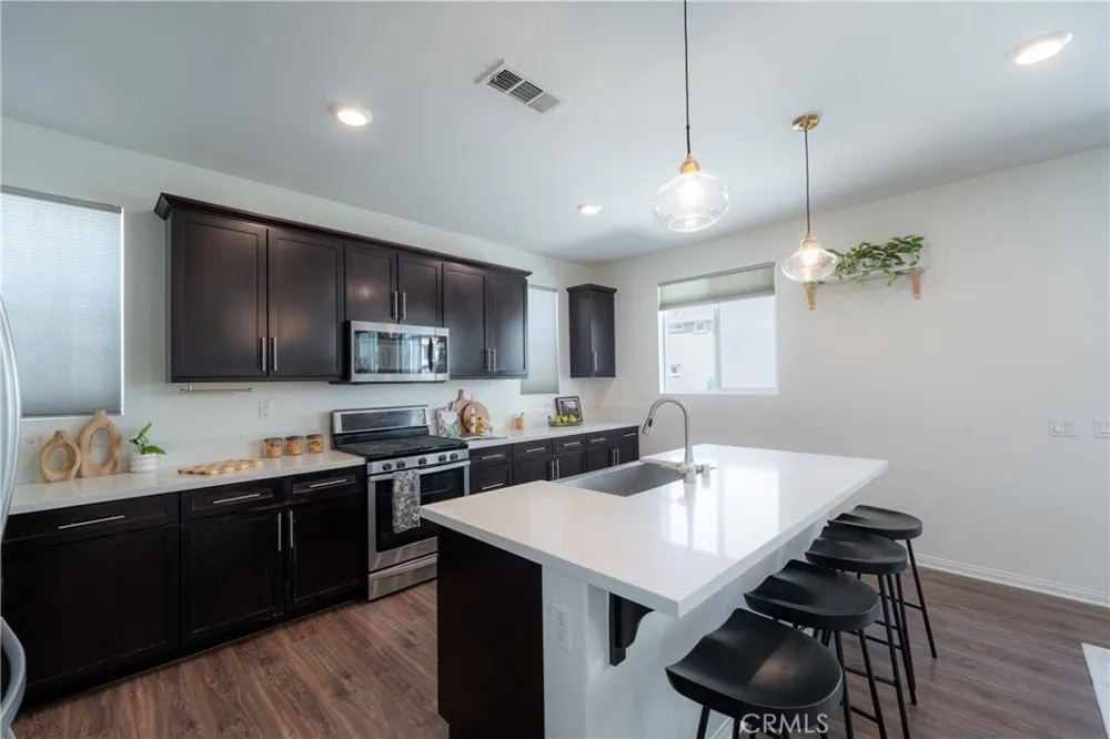 9110 Foster Chatsworth, CA 91311