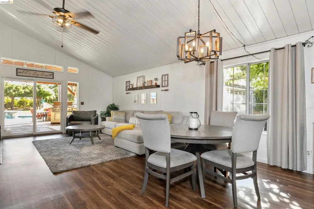 105 W Bolton Rd Oakley, CA 94561